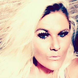 Meet your Posher, Lyndsey